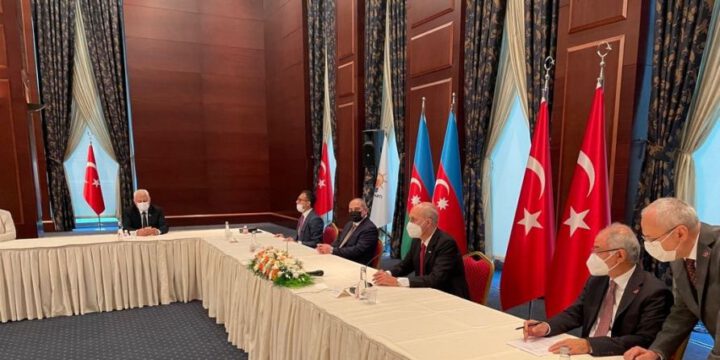 Türkiyə və Azərbaycan hakim partiyaları niyyət protokolunu imzalayıb
