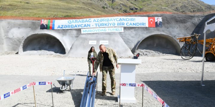 Prezident İlham Əliyev və birinci xanım Mehriban Əliyeva Murovdağında tunelin təməlqoyma mərasimində iştirak ediblər