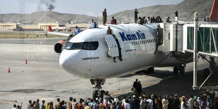 Kabil aeroportunda atışma olub, ölən və yaralananlar var