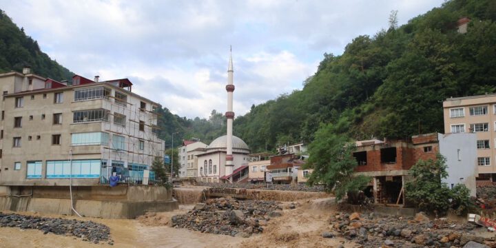 Türkiyədə daşqın – Ölən və itkin düşən var