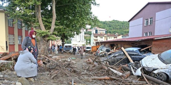 Türkiyədə daşqınlarda ölənlərin sayı 27-ə çatıb