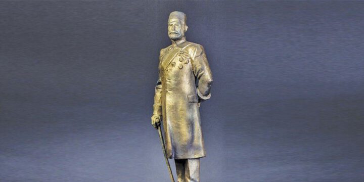 Bakıda Hacı Zeynalabdin Tağıyevin heykəli quraşdırılıb