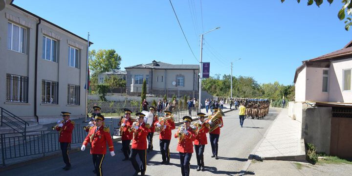 MN və Daxili Qoşunların şəxsi heyəti Şuşada təntənəli yürüş keçirib