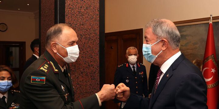 Hulusi Akar Azərbaycan Ordusunun Baş Qərargah rəisi ilə görüşüb