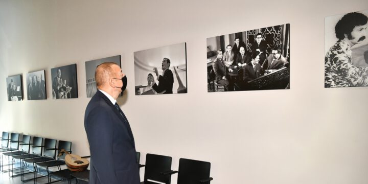 Bakıda DOST İnklüziv İnkişaf və Yaradıcılıq Mərkəzinin açılışı olub. Açılışda Prezident İlham Əliyev, Birinci xanım Mehriban Əliyeva və qızları Leyla Əliyeva iştirak ediblər