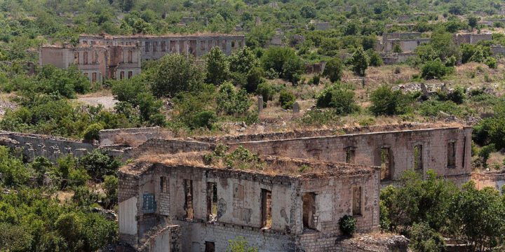 BMT nümayəndələri ermənilərin Ağdamda törətdiyi vandalizm faktları ilə tanış olub