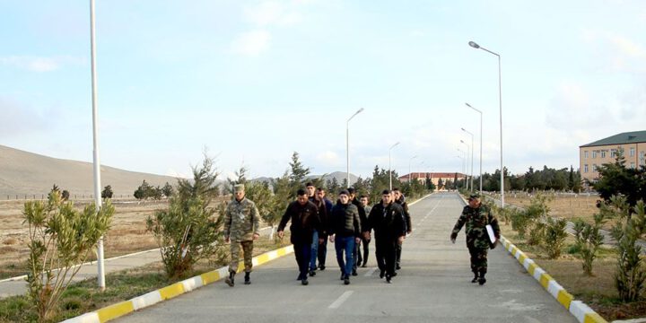 Hərbi vəzifəlilərin təlim toplanışı keçirilir