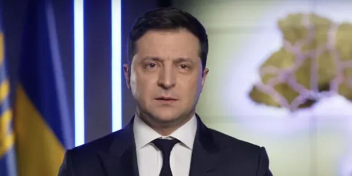 Volodimir Zelenski: Ukrayna bütün ölkə ərazisində hərbi vəziyyət tətbiq edir