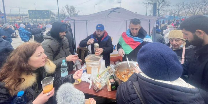 Lvovda soydaşlarımız üçün səyyar qida məntəqələri yaradılıb