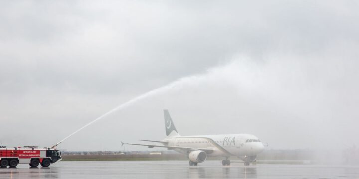 Heydər Əliyev Beynəlxalq Aeroportu Pakistandan yerinə yetirilən ilk müntəzəm reysi qəbul edib