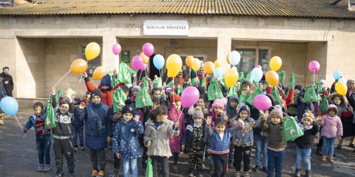 Heydər Əliyev Fondunun vitse-prezidenti Leyla Əliyevanın təşəbbüsü ilə aztəminatlı ailələrdən olan uşaqlara bayram hədiyyələri çatdırılıb