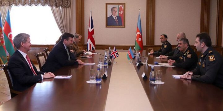 Azərbaycanla Böyük Britaniya arasında müdafiə sahəsində əməkdaşlıq müzakirə olunub