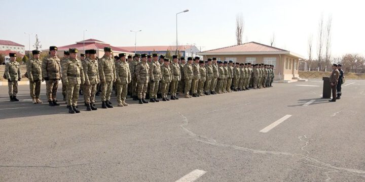 Naxçıvanda tabor, divizion komandirləri və müavinləri ilə komandir hazırlığı məşğələləri keçirilib