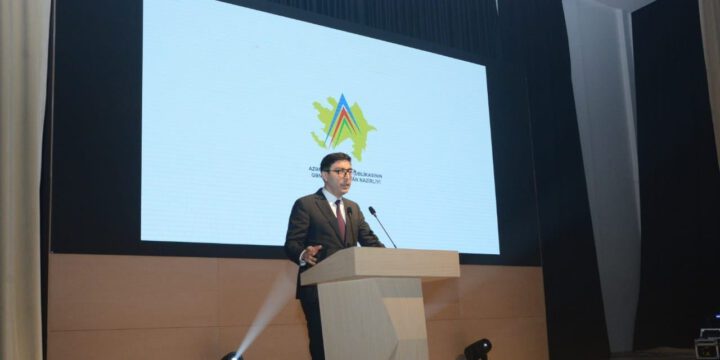 Fərid Qayıbov: Azərbaycan idmançıları İrəvandakı oteldən buraxılmırlar, mətbuata çıxışları yoxdur