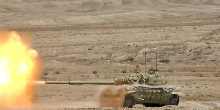 Əlahiddə Ümumqoşun Ordunun birləşmə və hissələrində bölmələr tərkibində məşğələlər keçirilir