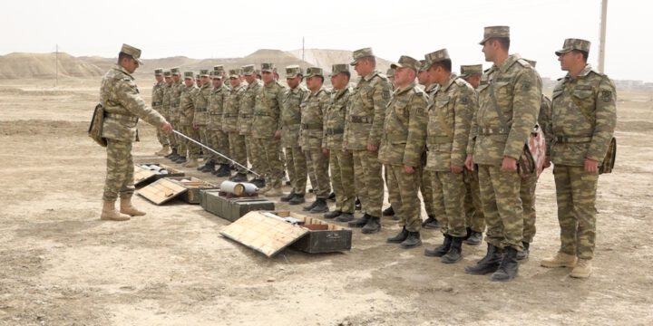 Naxçıvan Qarnizonu Qoşunlarında komandir hazırlığı məşğələləri keçirilib