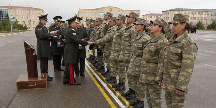Naxçıvan Qarnizonunda kursları bitirən gənclərə sertifikatlar təqdim edilib