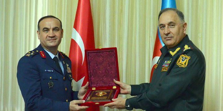 Azərbaycan Ordusunun Baş Qərargah rəisi türkiyəli nümayəndə heyəti ilə görüşüb