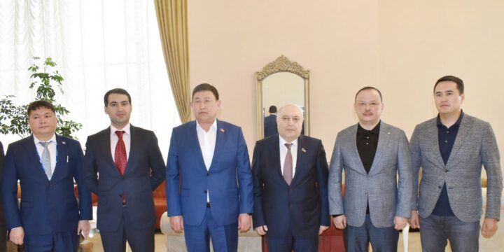 Qırğızıstan parlamentinin sədr müavini Azərbaycana gəlib