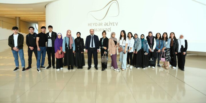 İlahiyyat İnstitutunun tələbələri Heydər Əliyev Mərkəzini ziyarət ediblər