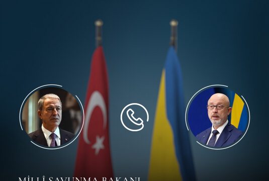 Türkiyə və Ukrayna müdafiə nazirləri arasında telefon danışığı olub