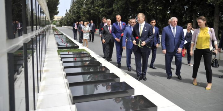 Slovakiya Milli Şurasının sədri Şəhidlər xiyabanını ziyarət edib