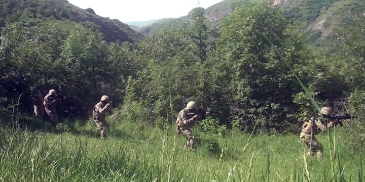 Komando bölmələrində taktiki-xüsusi təlimlər keçirilir