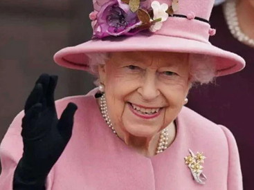 Londonda kraliça II Elizabetin hakimiyyətinin 70-ci ildönümü münasibətilə təntənəli parad keçirilir