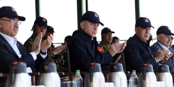 Rəcəb Tayyib Ərdoğan Azərbaycan hərbçilərinin də iştirak etdiyi təlimləri izləyib