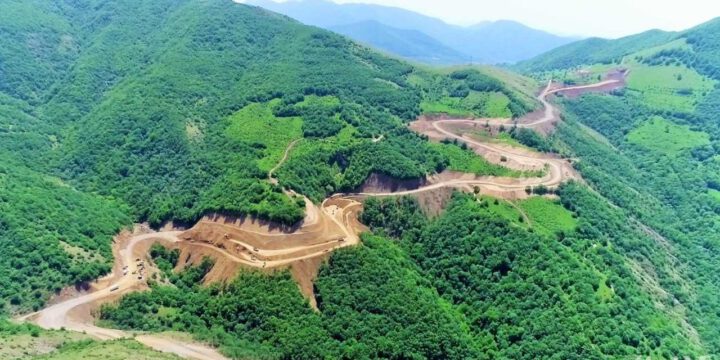 Laçın şəhərinə daxil olmadan yeni avtomobil yolunun asfaltlanmasına başlanılıb