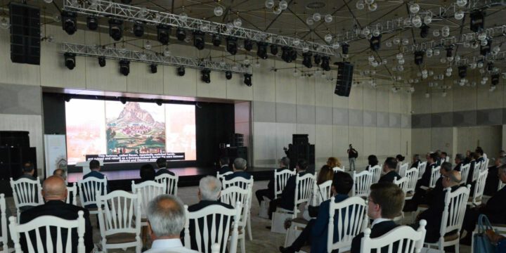 İrəvan və şəhərin Təpəbaşı məhəlləsi ilə bağlı UNESCO-ya müraciət ünvanlanıb