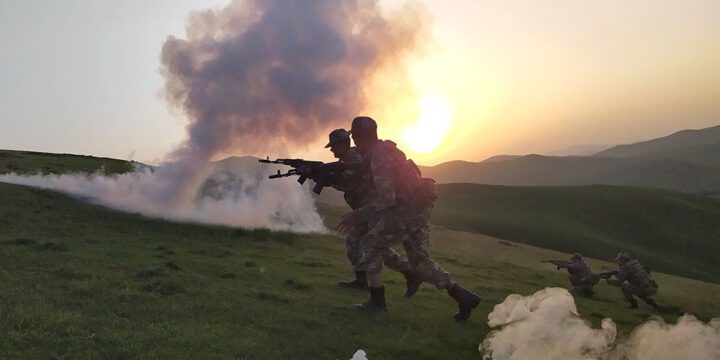 Hərbi vəzifəlilərin təlim toplanışı davam edir