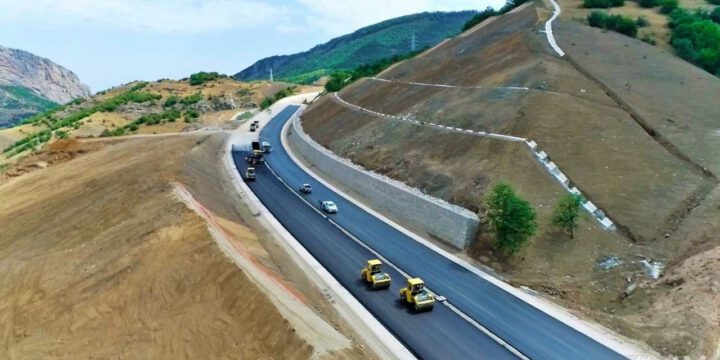 Əhmədbəyli-Füzuli-Şuşa avtomobil yolunun tikintisi sürətlə davam etdirilir