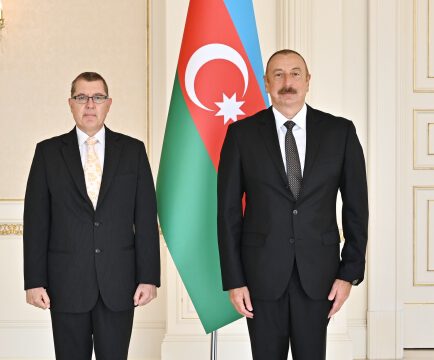 Prezident İlham Əliyev Avstriyanın ölkəmizdə yeni təyin olunmuş səfirinin etimadnaməsini qəbul edib