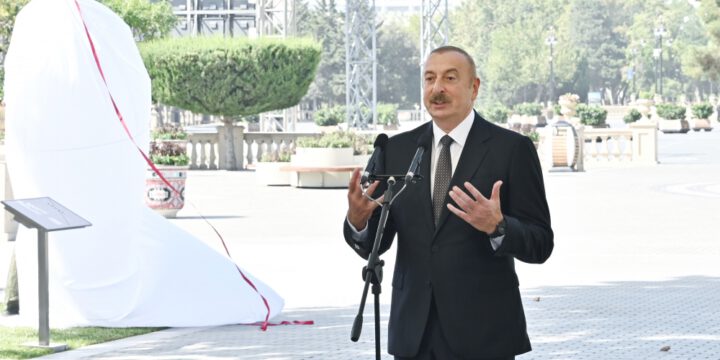 Prezident İlham Əliyev Müslüm Maqomayevlə son görüşünü xatırladıb