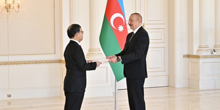 Prezident İlham Əliyev Tailandın Azərbaycanda yeni təyin olunan səfirinin etimadnaməsini qəbul edib