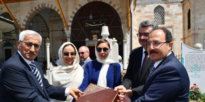 Birinci vitse-prezident Mehriban Əliyeva və Heydər Əliyev Fondunun vitse-prezidenti Leyla Əliyeva Konyada Mövlanə muzeyini ziyarət ediblər
