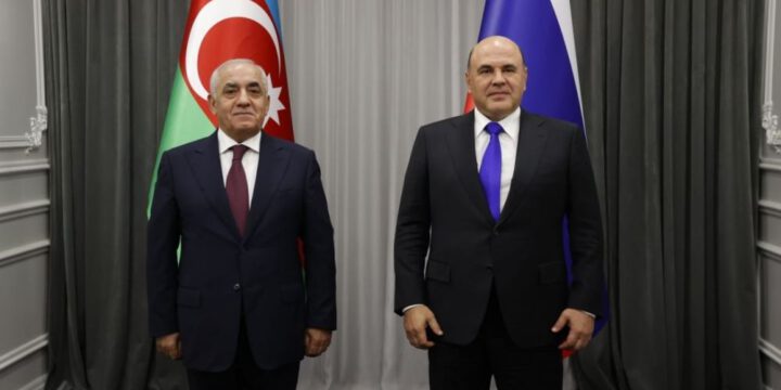 Baş nazir Əli Əsədov Rusiya Hökumətinin sədri Mixail Mişustini Rusiya Günü münasibətilə təbrik edib