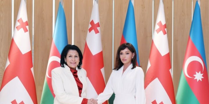 Gürcüstan Prezidenti Birinci vitse-prezident Mehriban Əliyevanı doğum günü münasibətilə təbrik edib