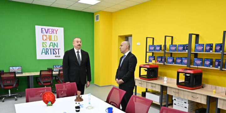 Prezident İlham Əliyev Saray qəsəbəsində yeni inşa edilən 2 saylı məktəbdə yaradılan şəraitlə tanış olub