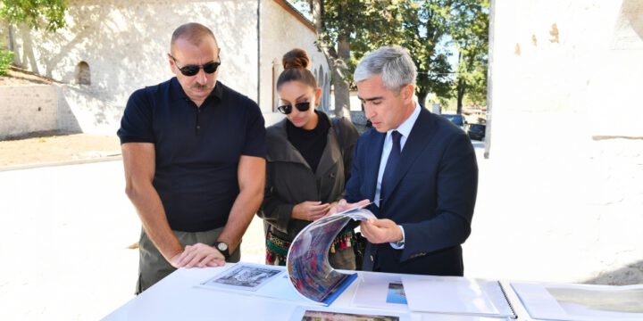 Prezident İlham Əliyev və Birinci xanım Mehriban Əliyeva Şuşada Mehmandarovların malikanə kompleksində aparılan bərpa işlərinin gedişi ilə tanış olublar