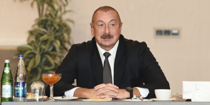 Prezident İlham Əliyev Sofiyada Bolqarıstanın aparıcı biznes dairələrinin nümayəndələri ilə görüşüb