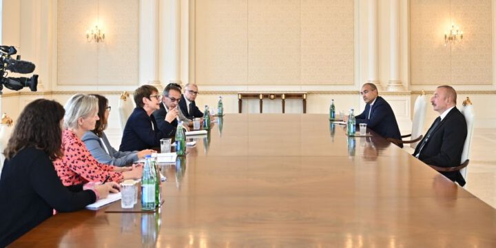 Prezident İlham Əliyev Avropa Yenidənqurma və İnkişaf Bankının prezidentinin başçılıq etdiyi nümayəndə heyətini qəbul edib
