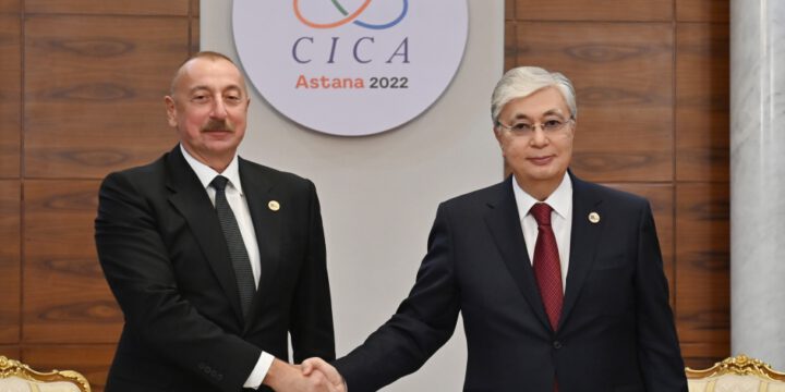 Astanada Prezident İlham Əliyevin Kasım-Jomart Tokayev ilə görüşü olub