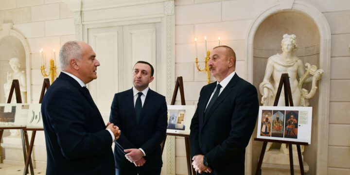 Prezident İlham Əliyev və Gürcüstanın Baş naziri İrakli Qaribaşvili “Qarabağ xanlığının irsi” sərgisi ilə tanış olublar