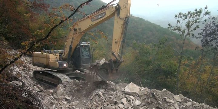 Müdafiə Nazirliyi: Çətin keçilən dağlıq ərazilərdə yeni təminat yolları çəkilir