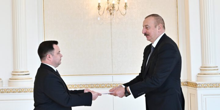 Prezident İlham Əliyev Moldovanın Azərbaycanda yeni təyin olunan səfirinin etimadnaməsini qəbul edib