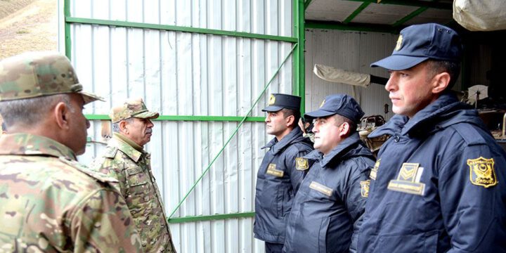 Müdafiə naziri Ermənistanla sərhəddə yerləşən bölmələrdə olub