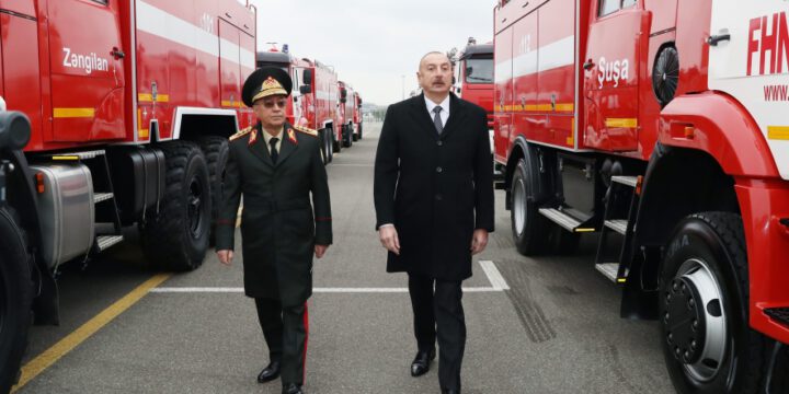 Prezident İlham Əliyev yeni alınmış xüsusi təyinatlı texnikalar və təcili tibbi yardım avtomobilləri ilə tanış olub