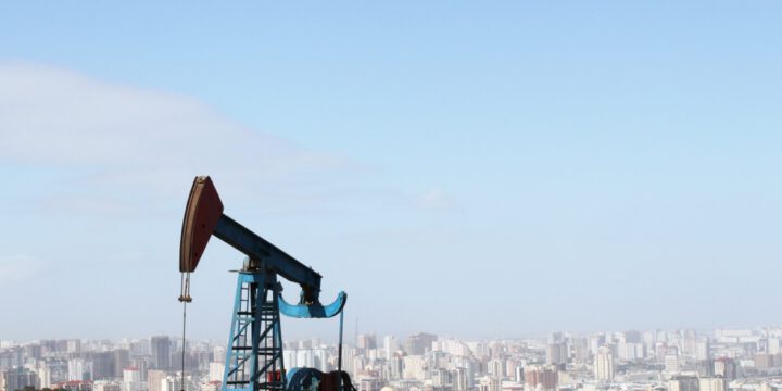 Oil prices drop in world markets